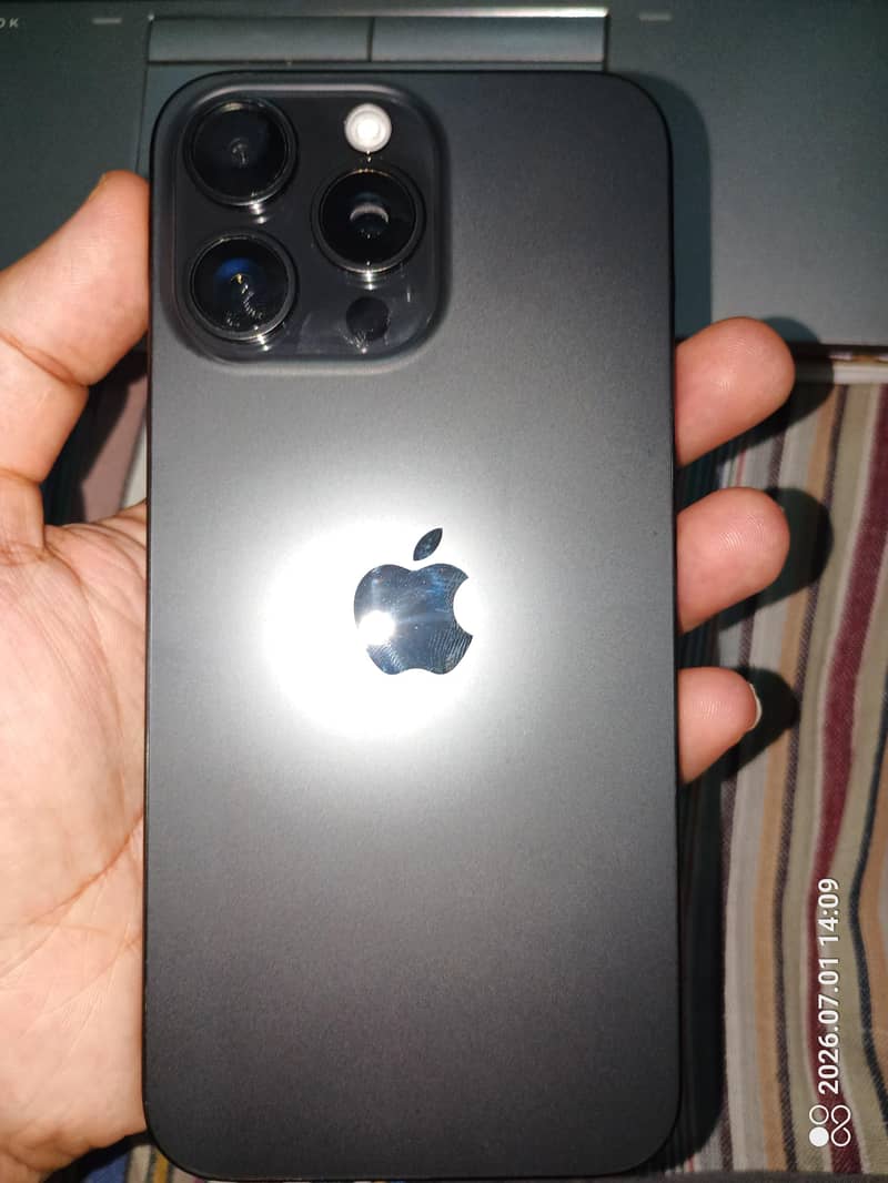 Apple iPhone 15 Pro Max 5