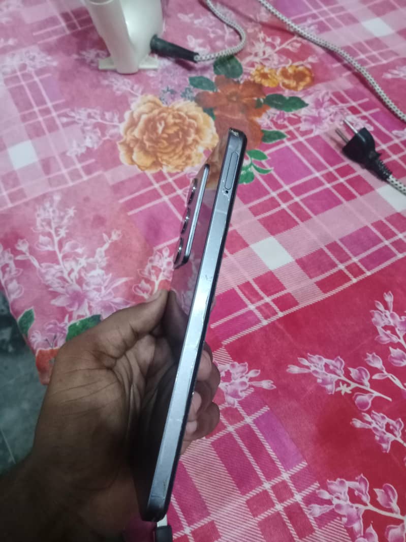 Realme C75 6