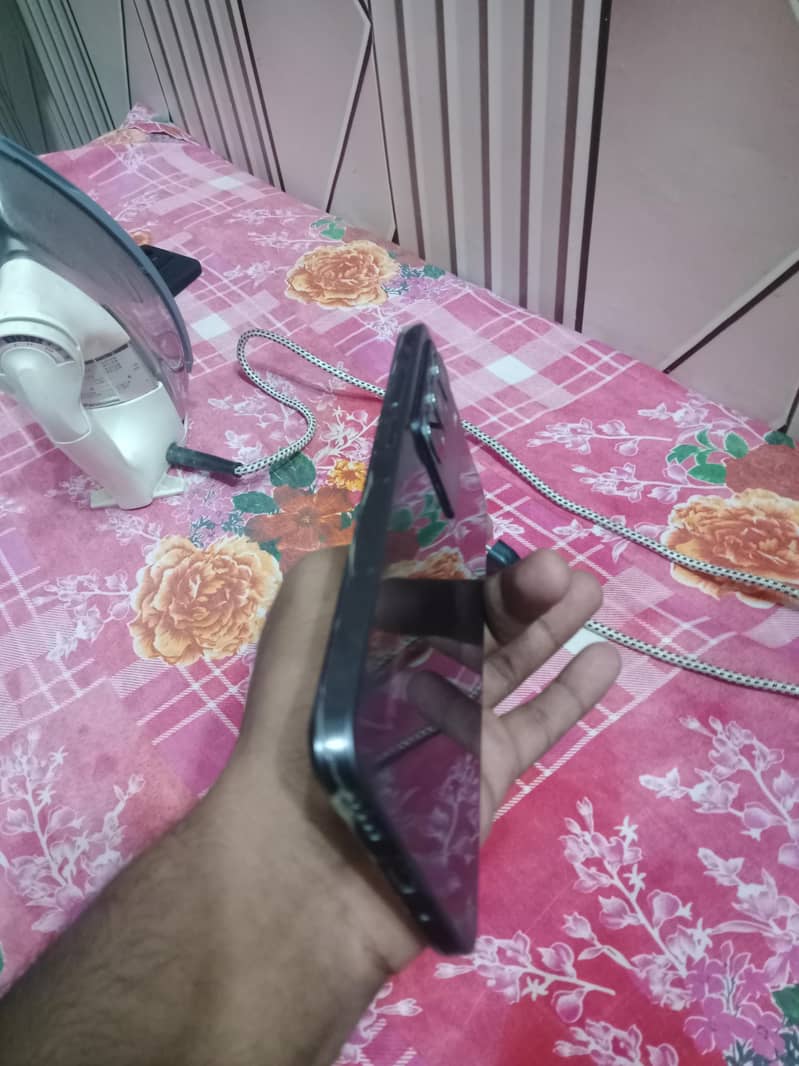 Realme C75 7