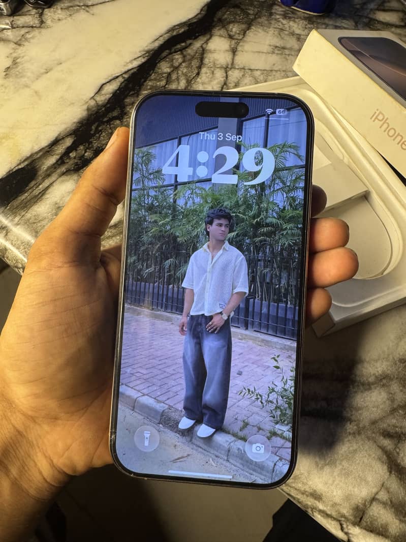 Apple iPhone 16 Pro 1