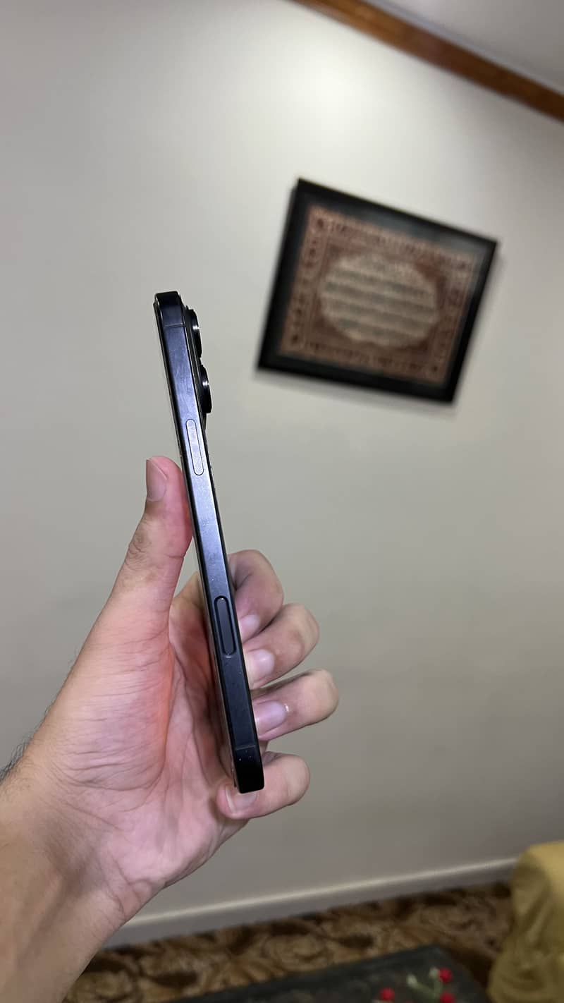 Apple iPhone 16 Pro Max 5