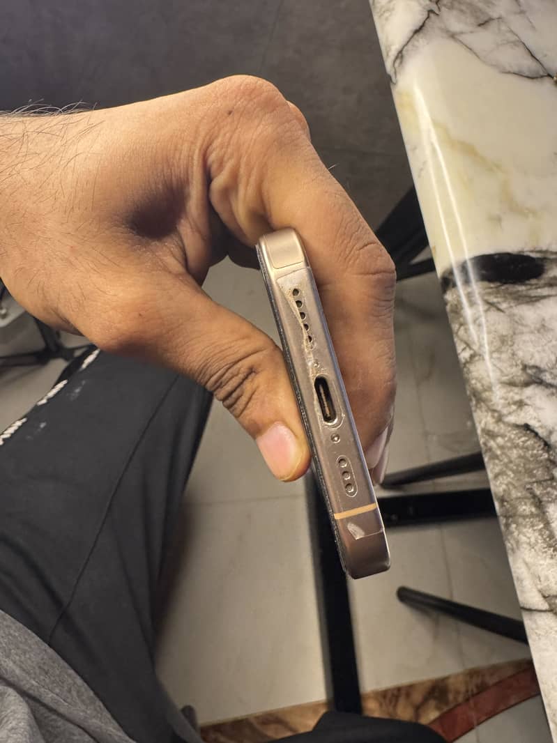 Apple iPhone 16 Pro 6