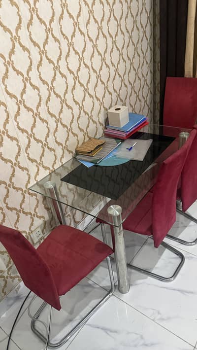 4 chairs and 1 dinning table set four chairs wala set very good co
