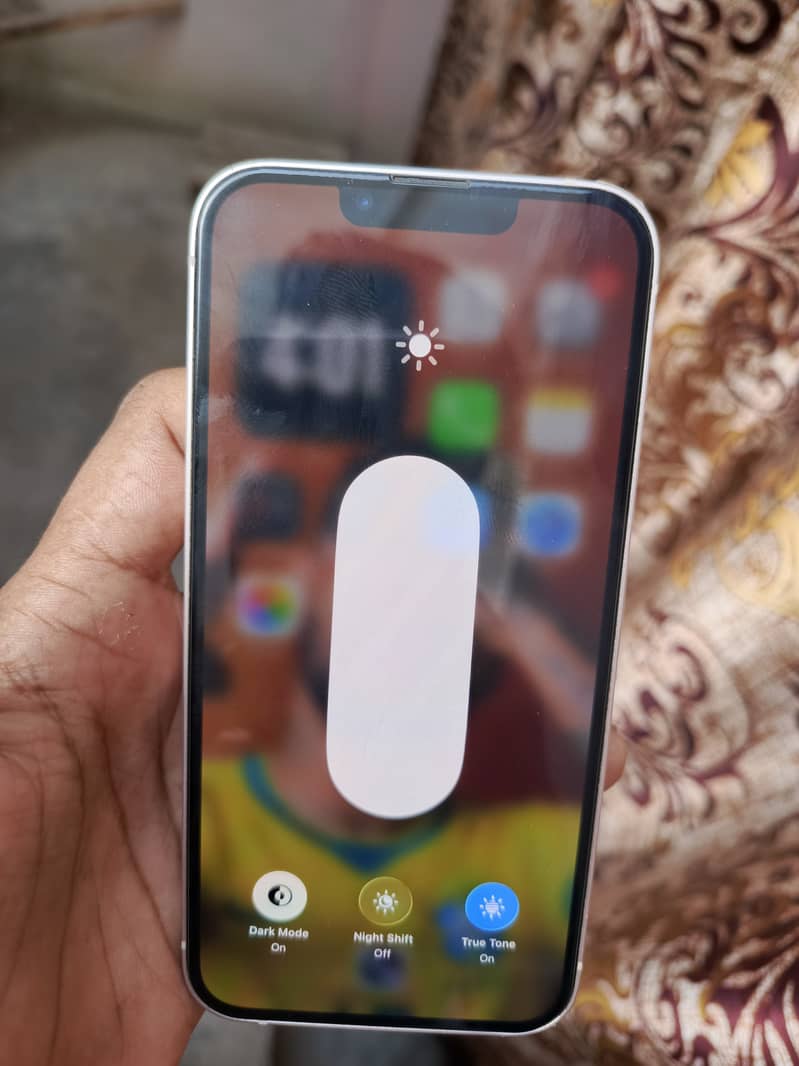 Apple iPhone 13 1