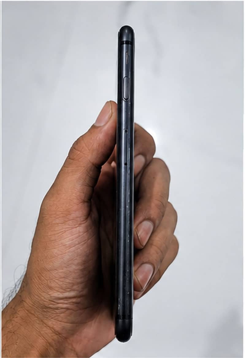 Apple iPhone 8 Plus 3