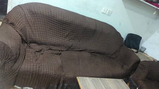 Three seater cover lose showing for