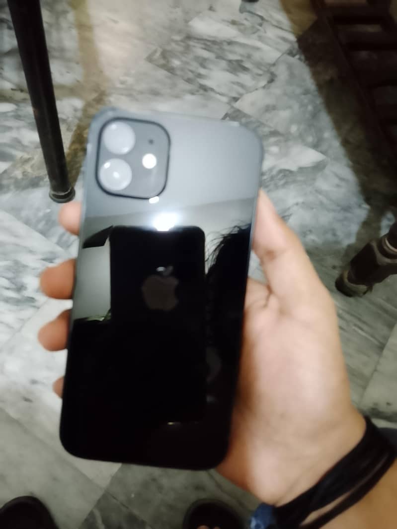 Apple iPhone 12 1