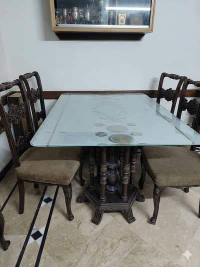 solid wood 6 seater dining table