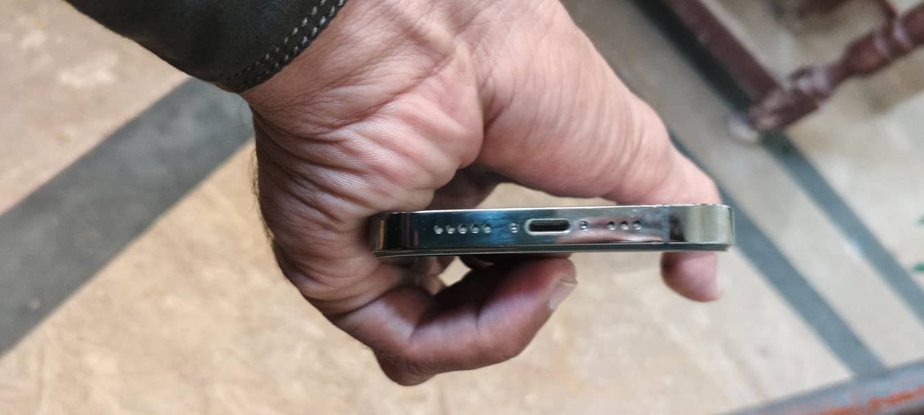 Apple iPhone 13 Pro 3