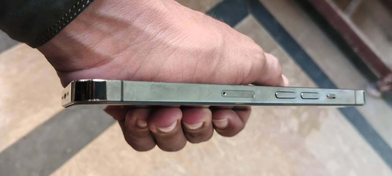 Apple iPhone 13 Pro 5