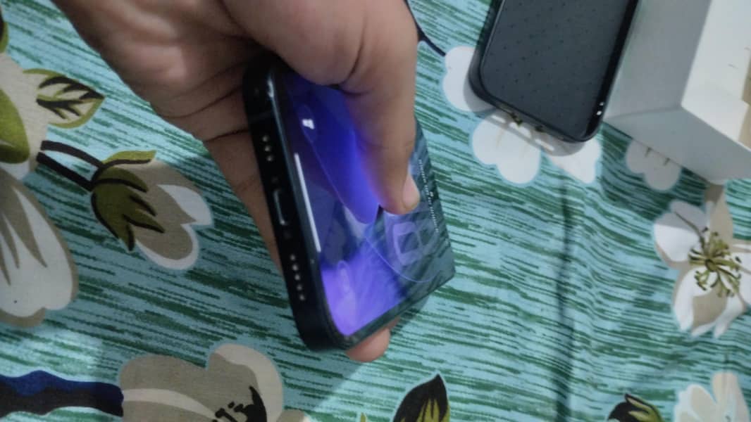 Apple iPhone 14 3