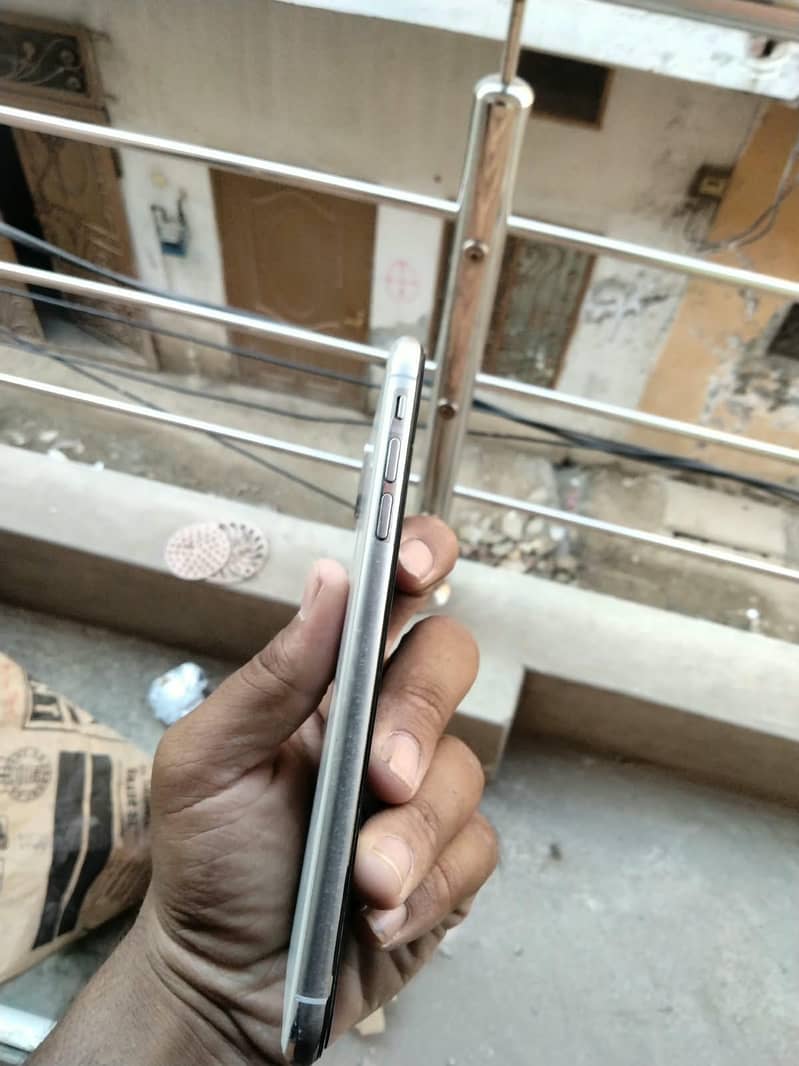 Apple iPhone XS Max 1