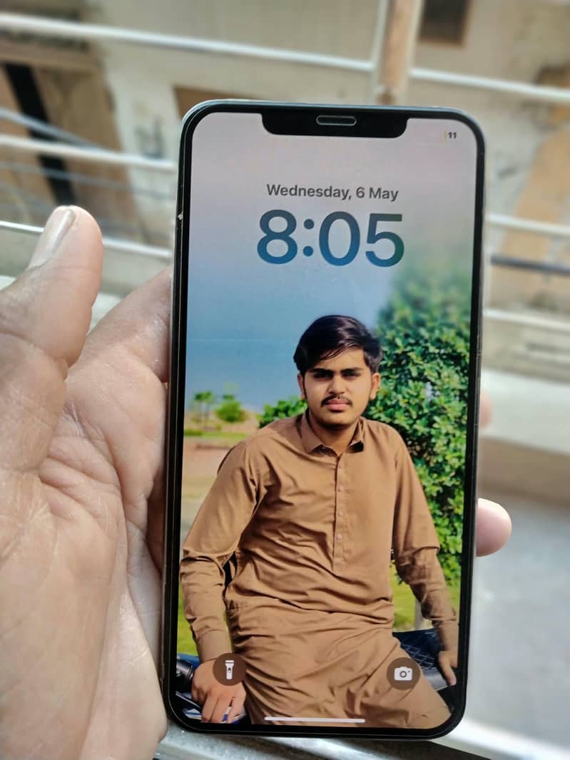 Apple iPhone XS Max 6