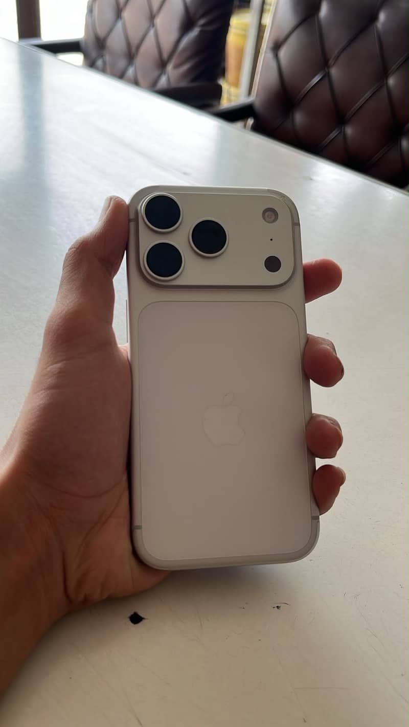 Apple iPhone 17 Pro 2