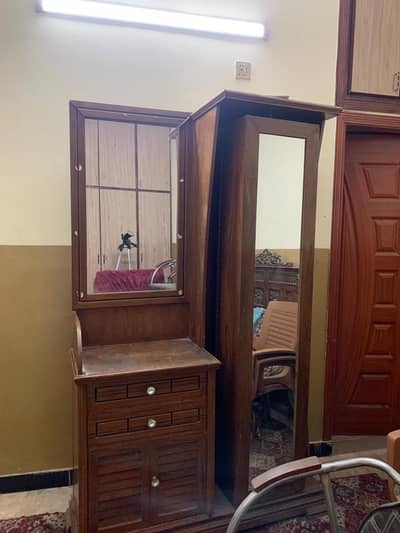 Dressing table