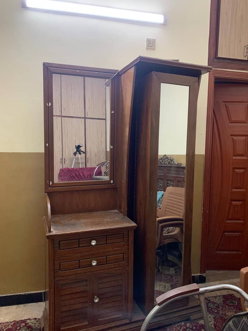 Dressing table 0