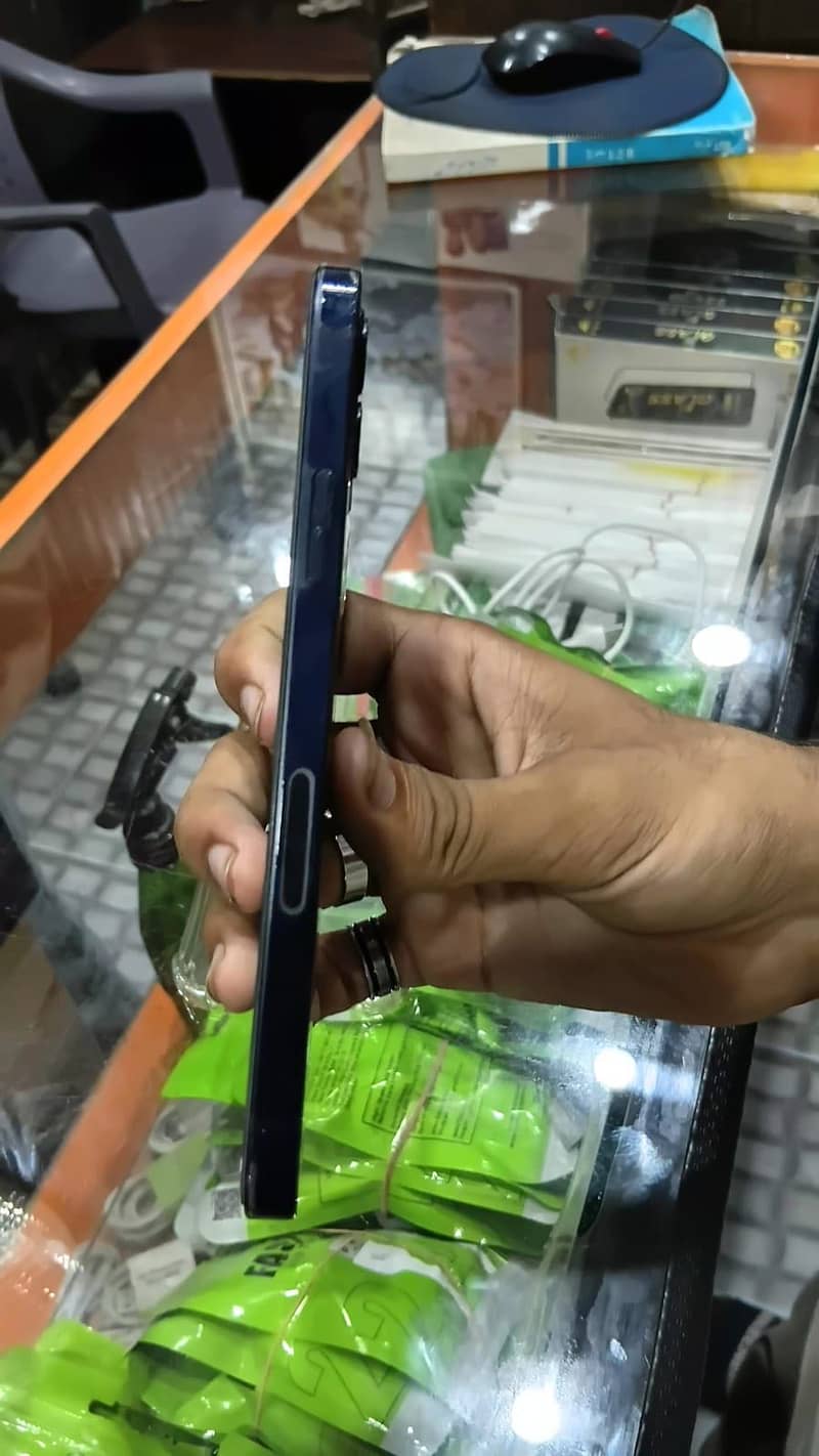Apple iPhone 12 2