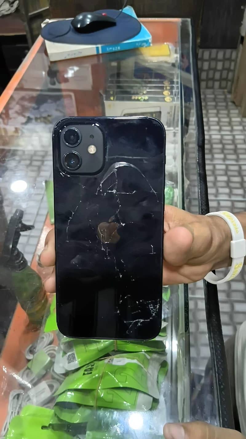 Apple iPhone 12 3