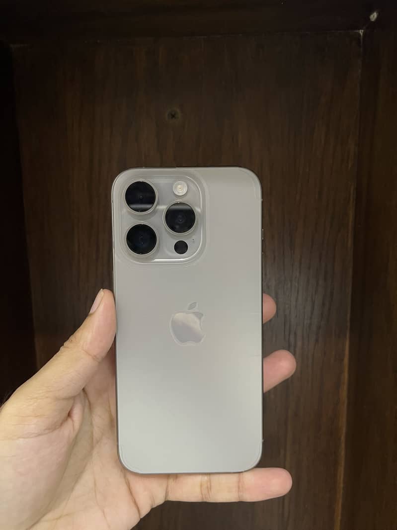 Apple iPhone 15 Pro 0
