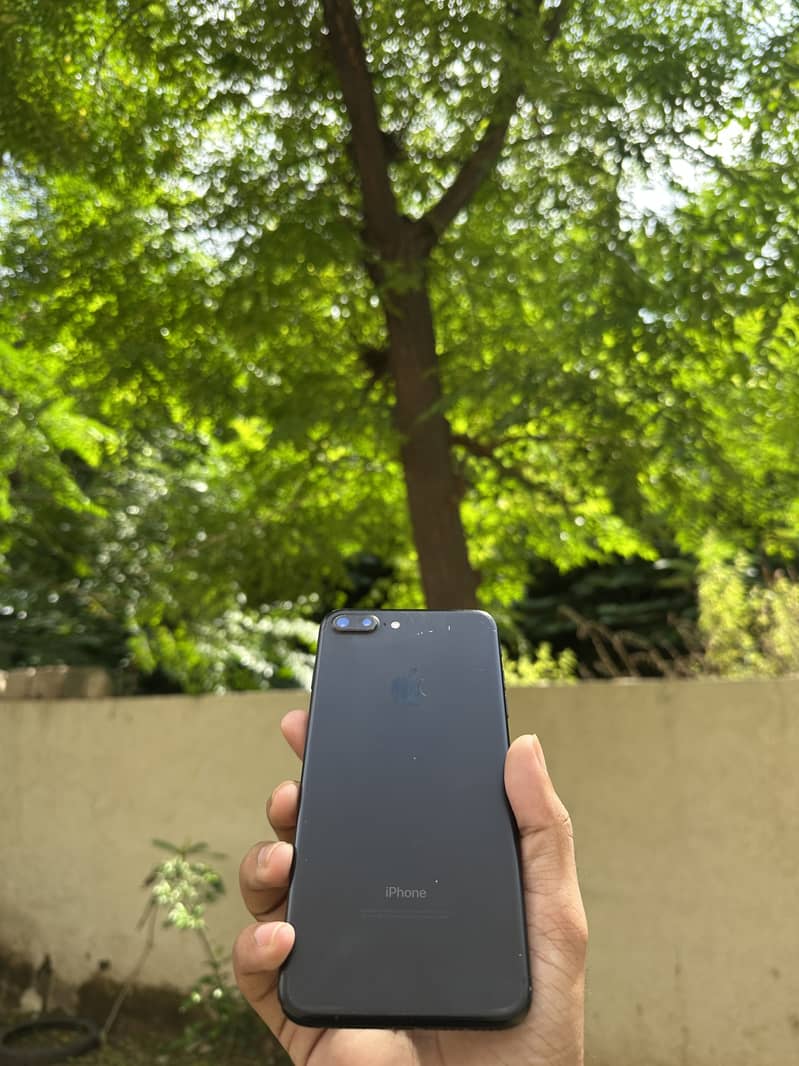 Apple iPhone 7 Plus 1