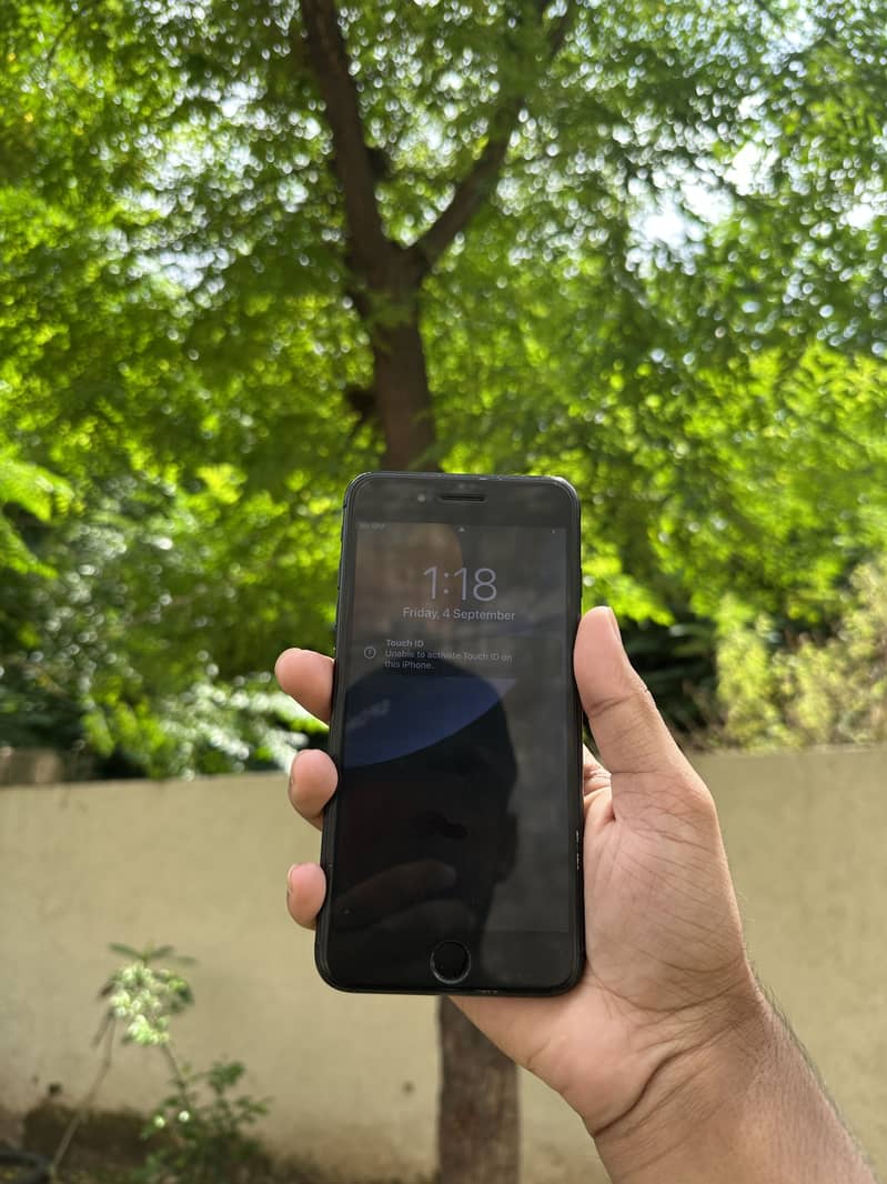 Apple iPhone 7 Plus 2