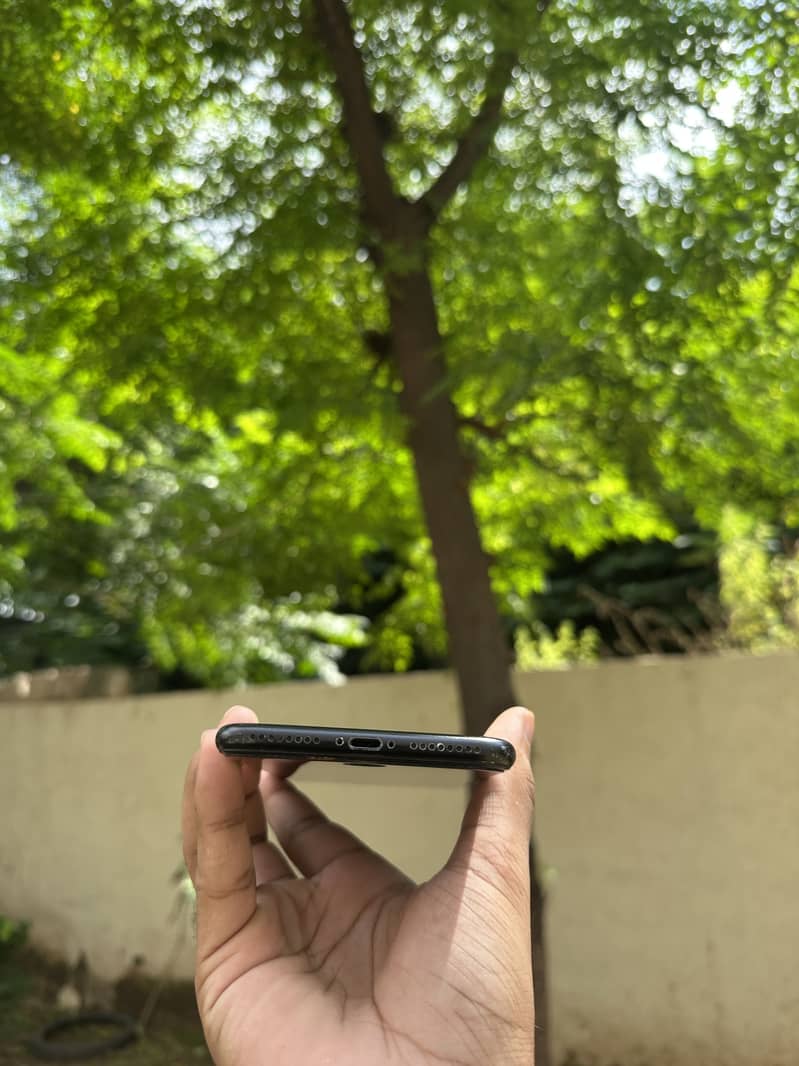 Apple iPhone 7 Plus 5