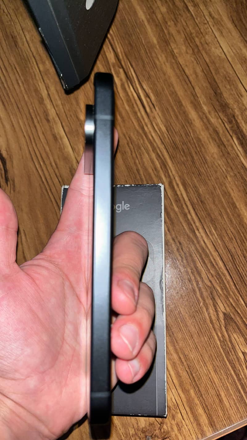 Google Pixel 9 4