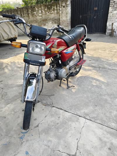 Honda CD 70 Red colour
