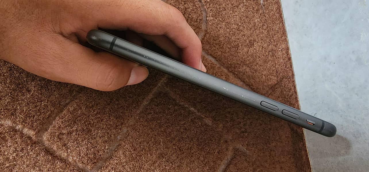Apple iPhone 11 5
