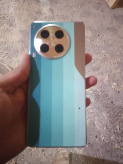 Tecno CAMON 30