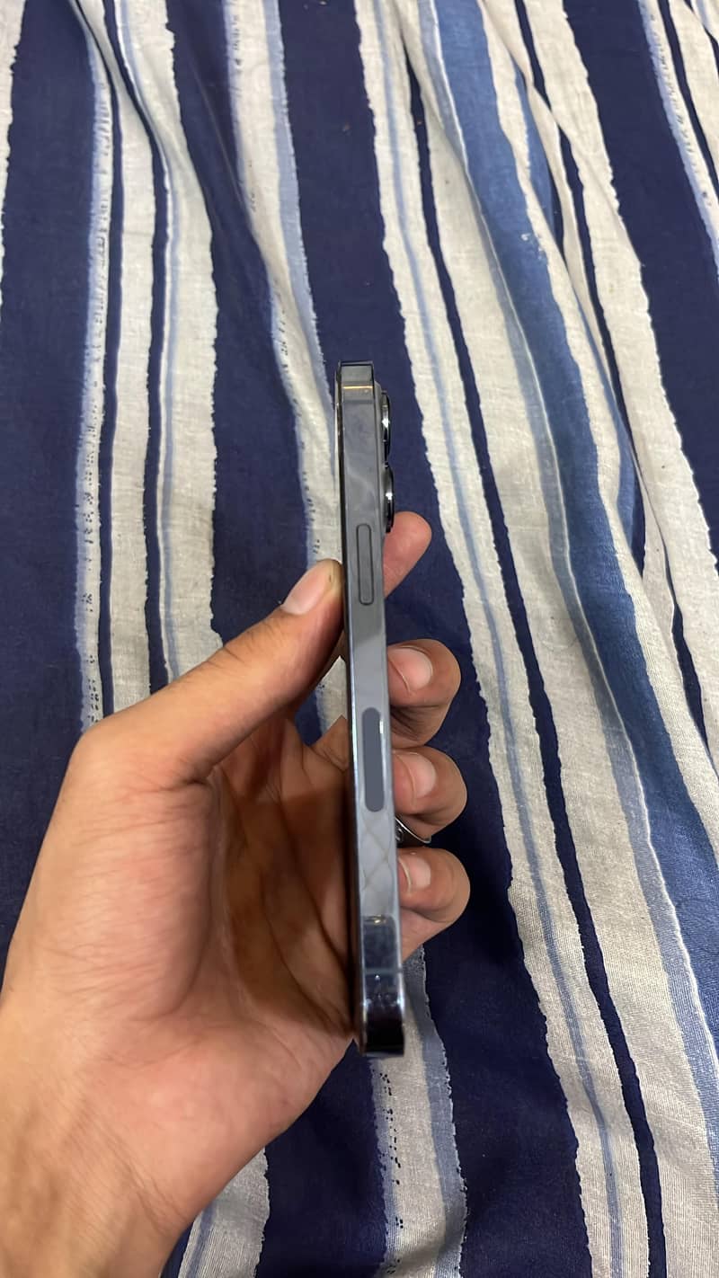 Apple iPhone 13 Pro 1