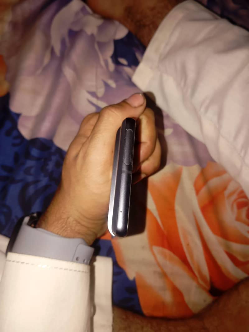 Google Pixel 7 4