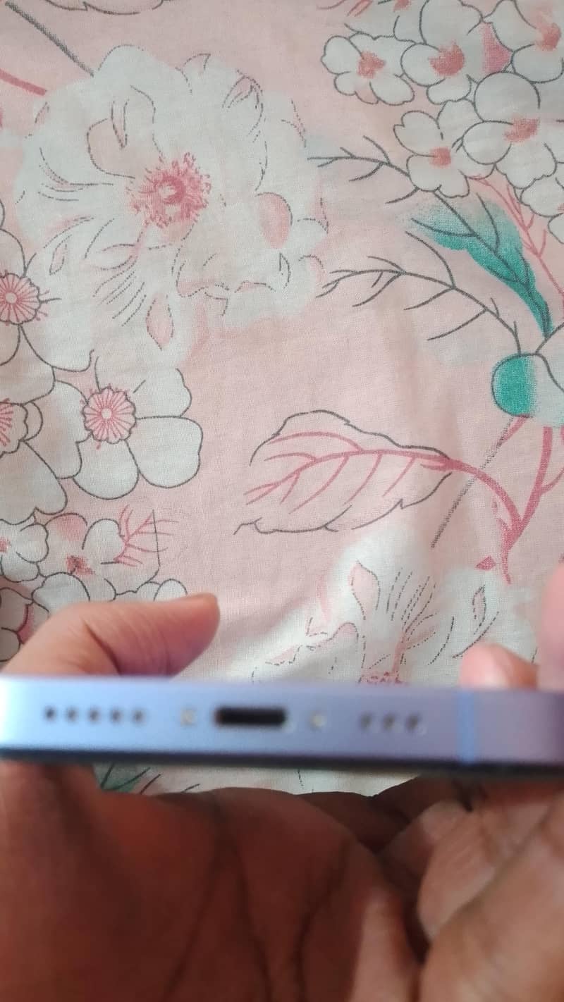 Apple iPhone 12 5