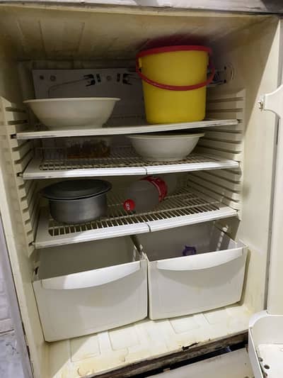 Pell fridgh for sale  urgent sale krna h