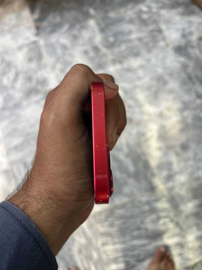 Apple iPhone 13 4
