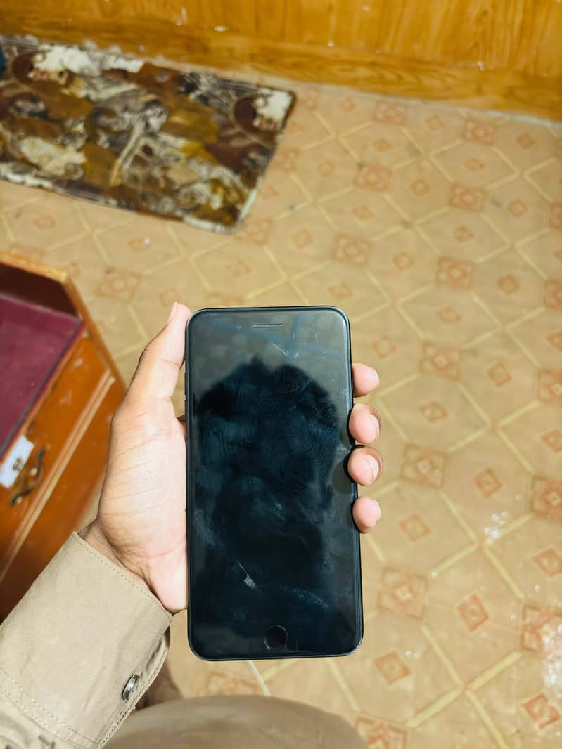 Apple iPhone 7 Plus 1