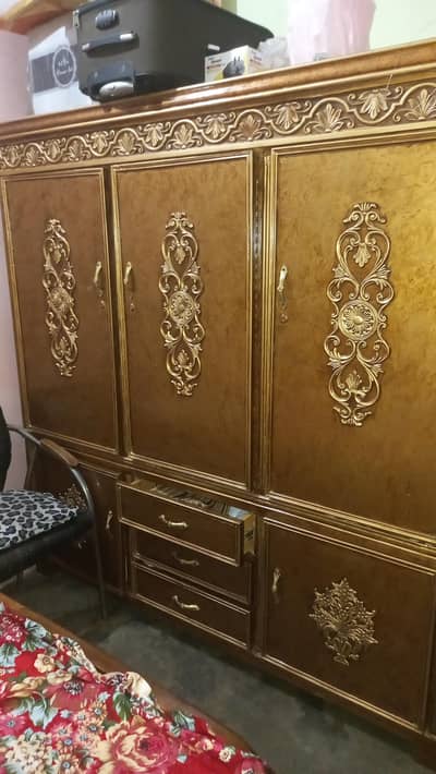 wood wodreoobe 3 doors for sale