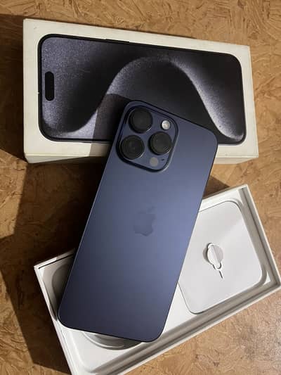 Apple iPhone 15 Pro Max argent sale . .