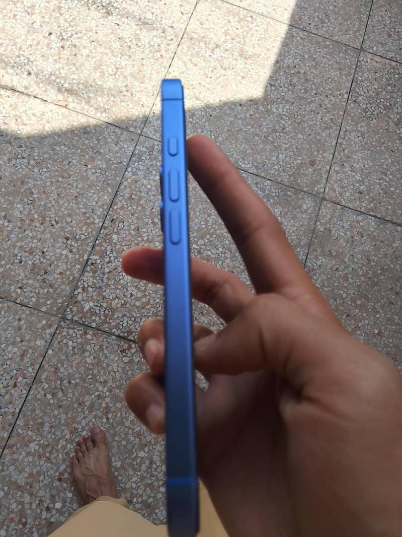 Apple iPhone 16 1