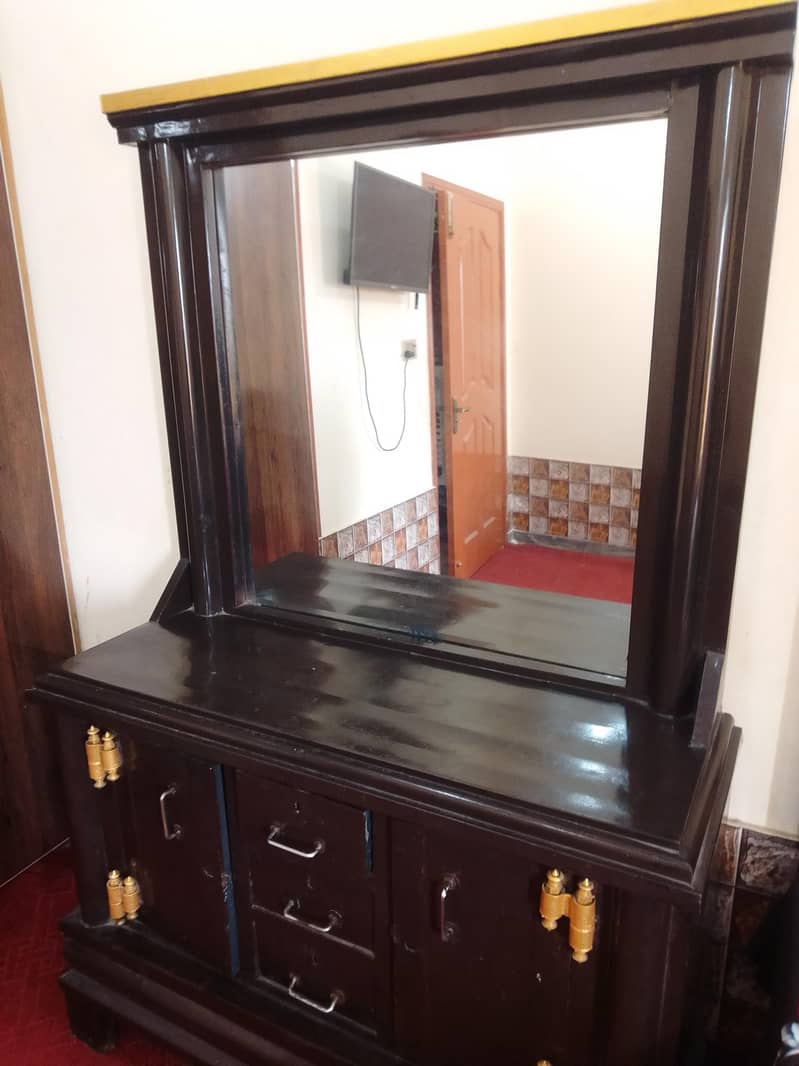 Dressing Mirror Table 1