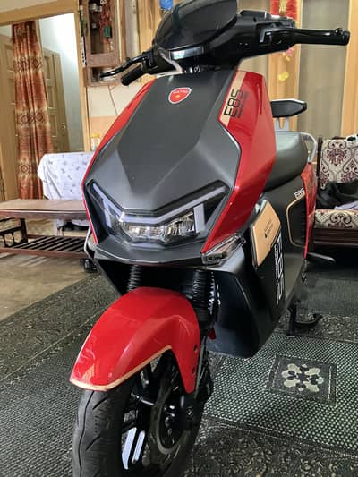 Metro E8S scooty 10by8 condition 03481542247 watsapp