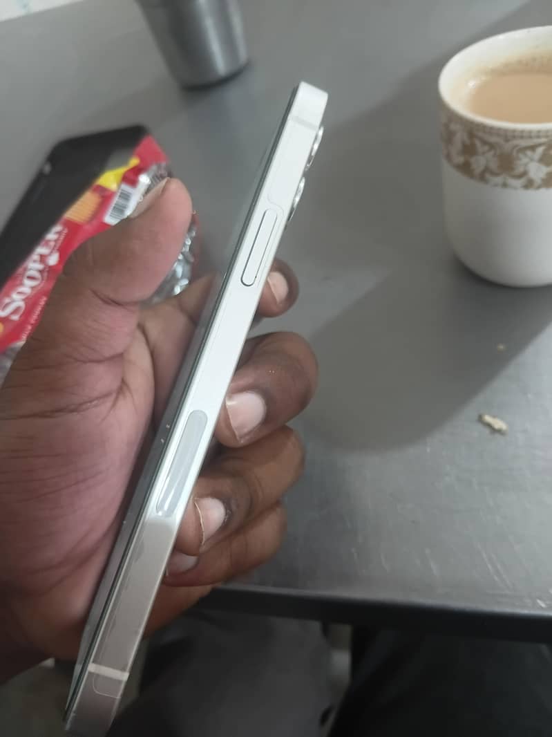 Apple iPhone 12 0