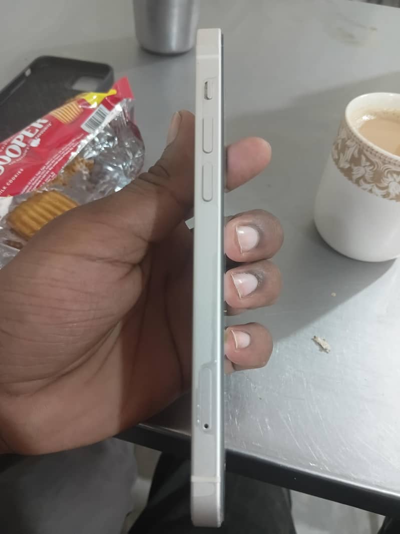 Apple iPhone 12 3