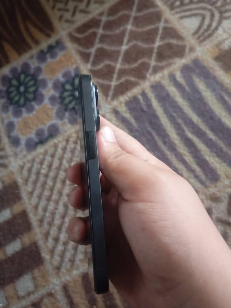 Apple iPhone 14 Pro 2