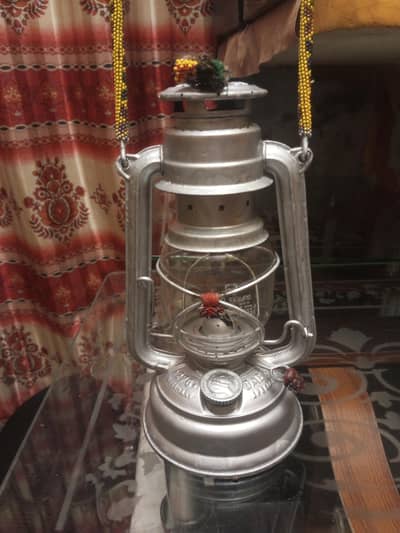 Antique Kerosene Oil Lantern/Lamp