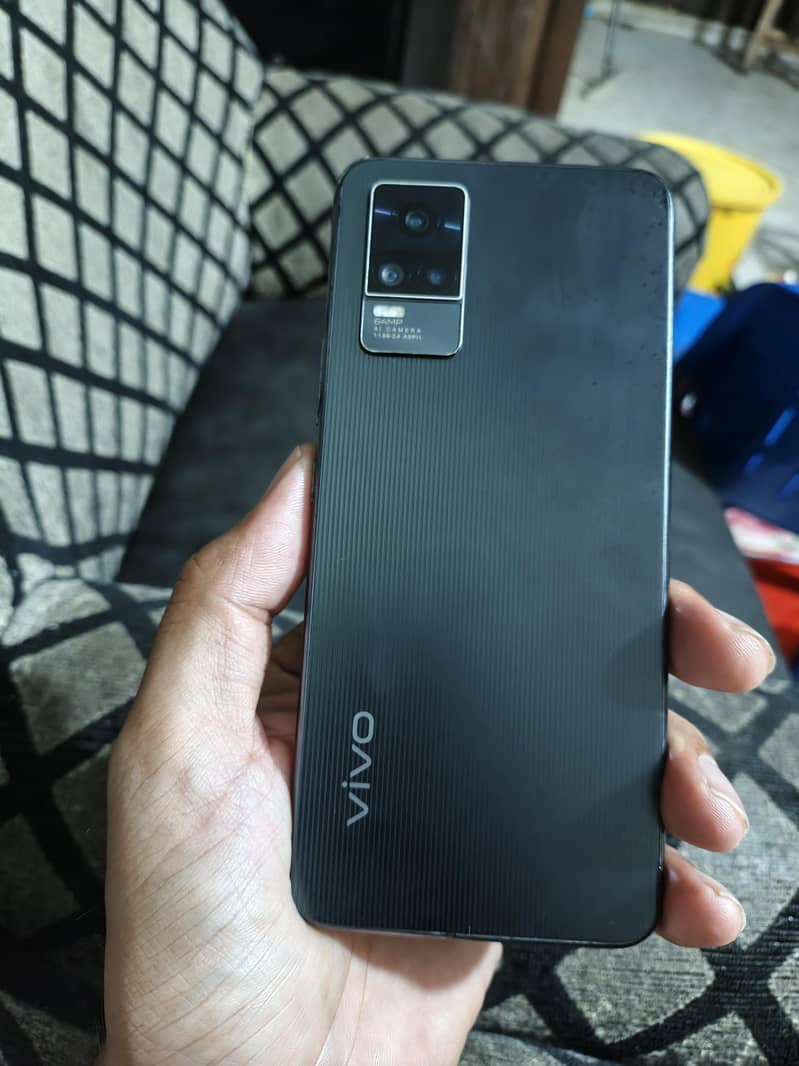 Vivo V21 1