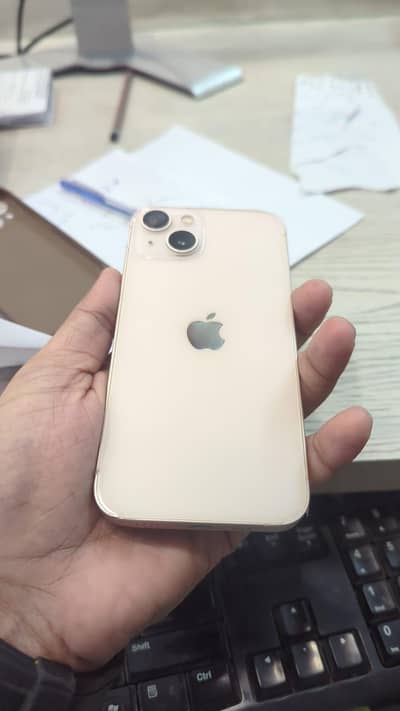 Apple iPhone 13