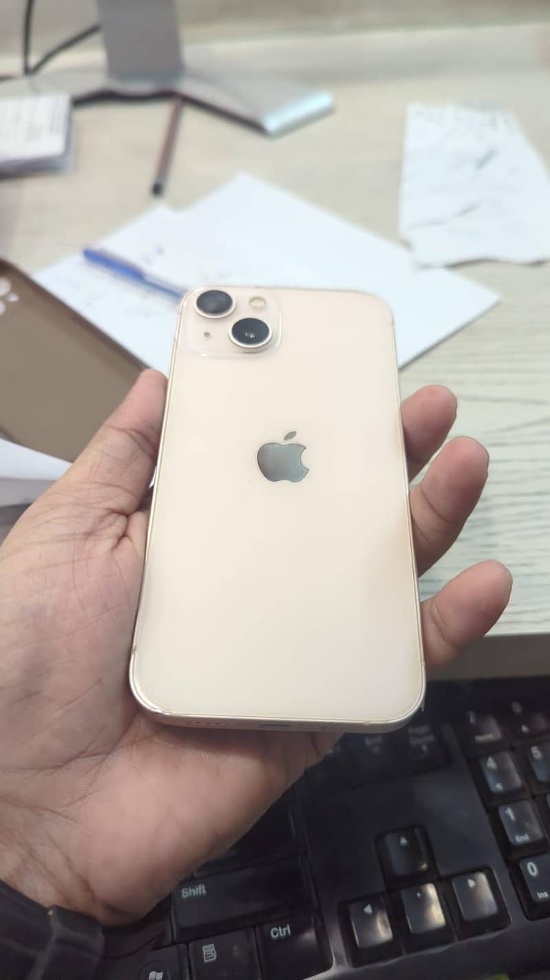 Apple iPhone 13 0