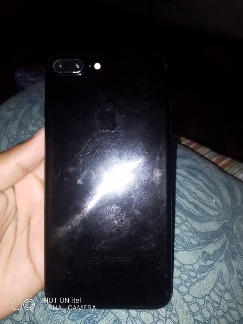 Apple iPhone 7 Plus 1