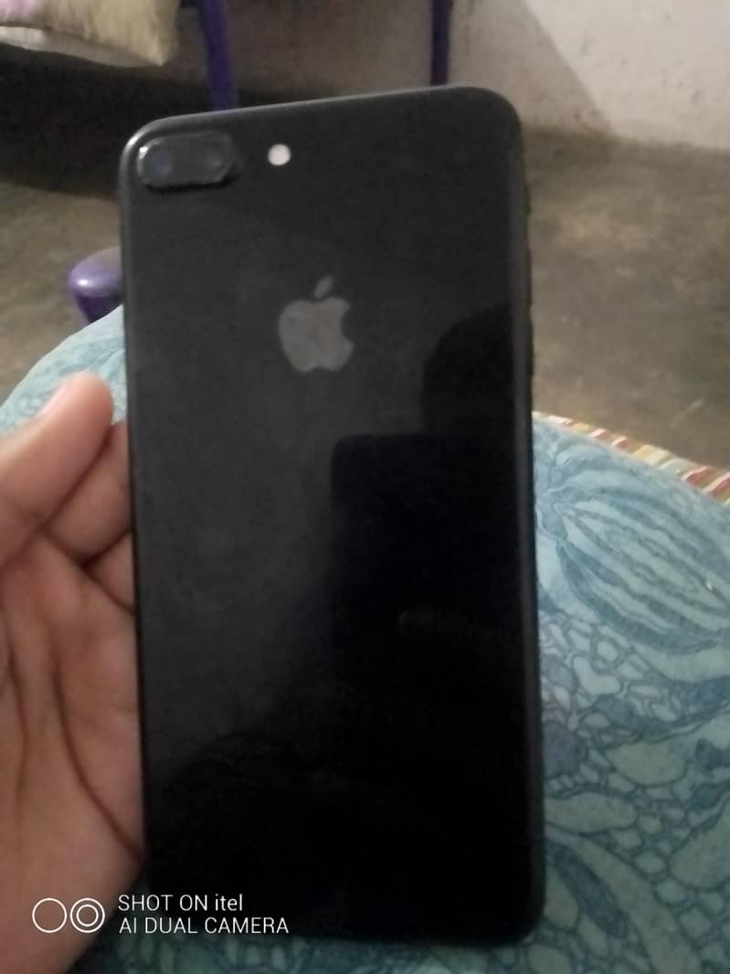 Apple iPhone 7 Plus 3
